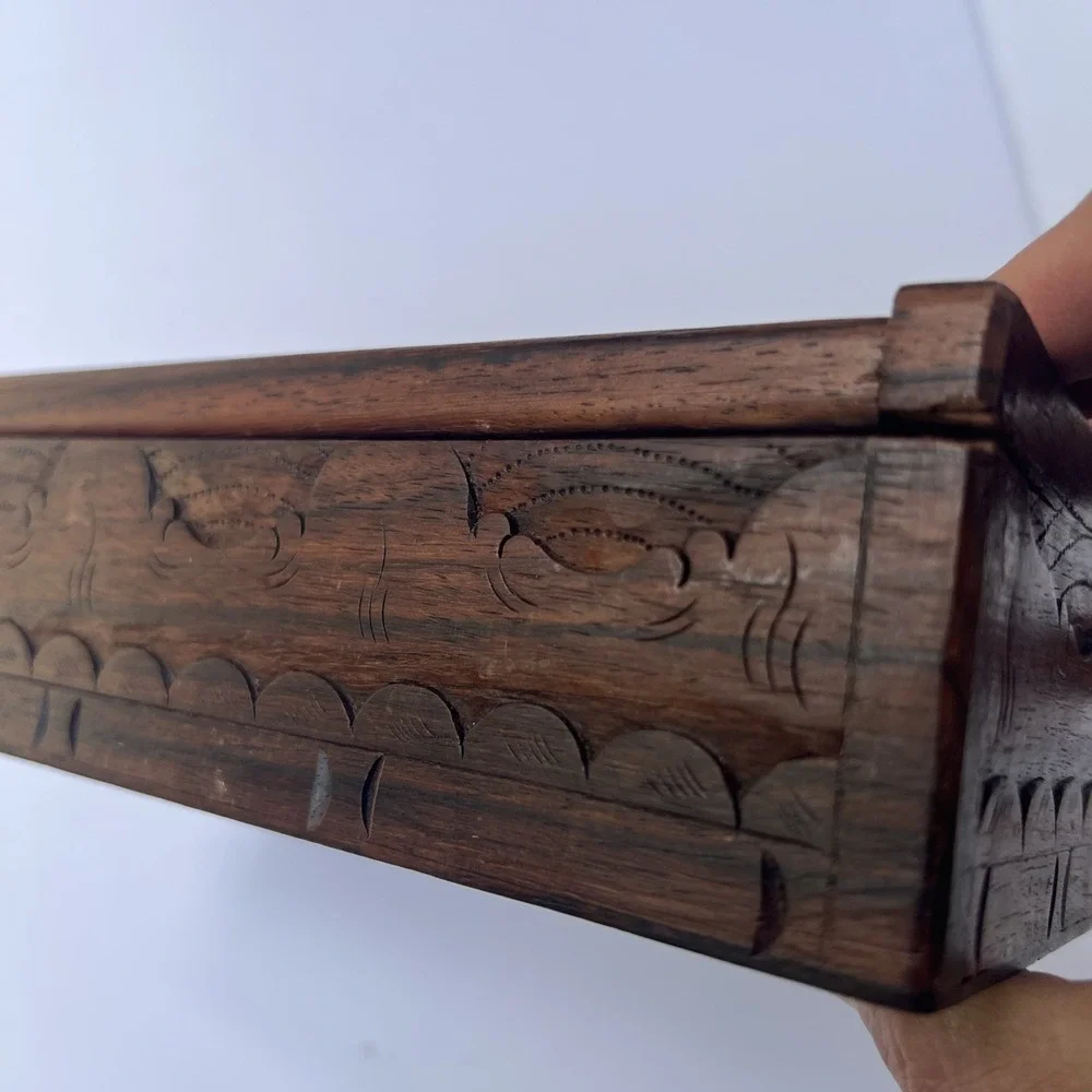 VTG Hand Carved Wooden Box Floral Motif Containing Misc Vintage Beads